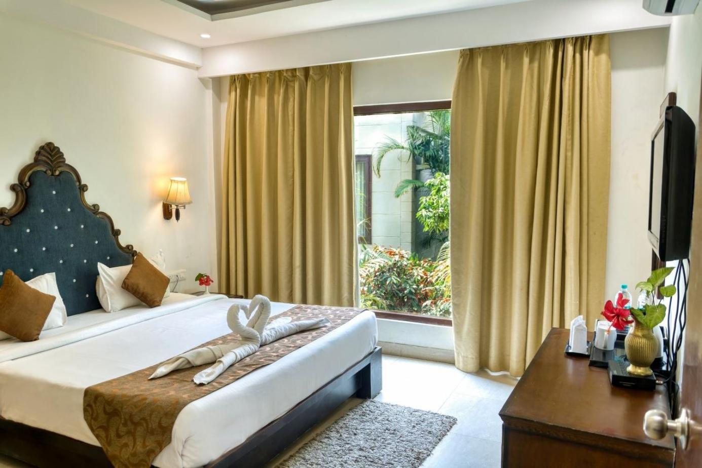 Sunday Alaya Corbett Villa รามนาการ์ ภายนอก รูปภาพ