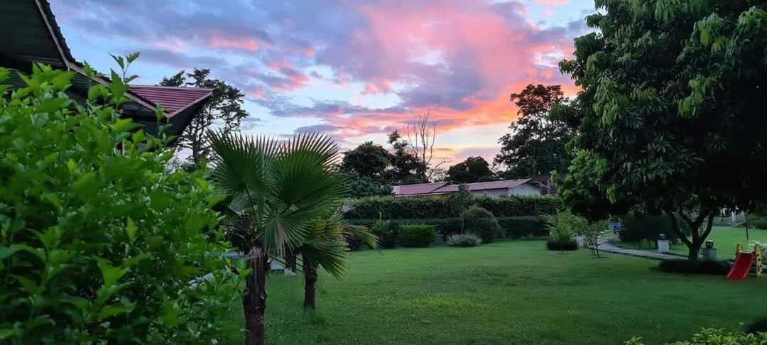 Sunday Alaya Corbett Villa รามนาการ์ ภายนอก รูปภาพ