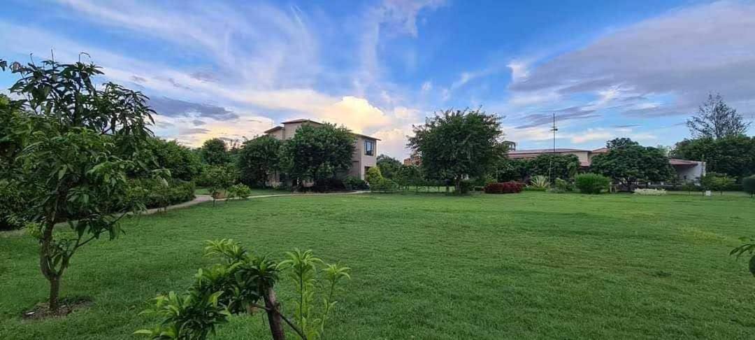 Sunday Alaya Corbett Villa รามนาการ์ ภายนอก รูปภาพ