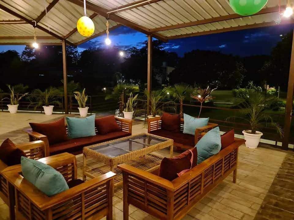 Sunday Alaya Corbett Villa รามนาการ์ ภายนอก รูปภาพ