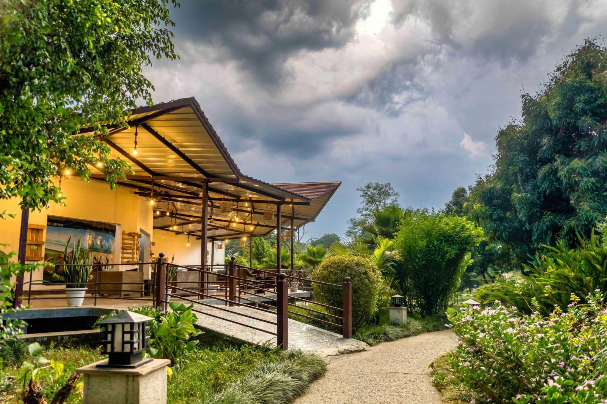 Sunday Alaya Corbett Villa รามนาการ์ ภายนอก รูปภาพ