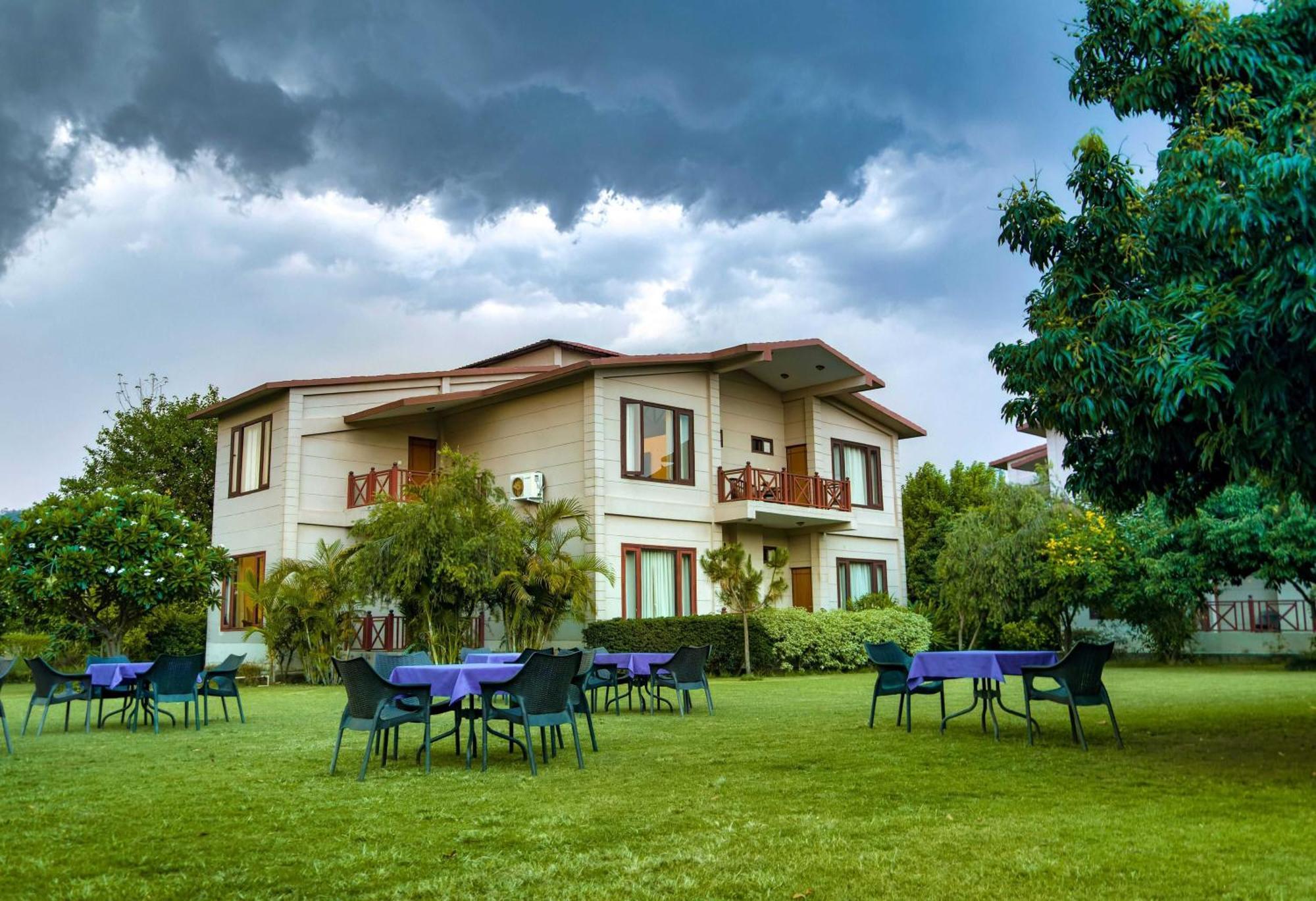Sunday Alaya Corbett Villa รามนาการ์ ภายนอก รูปภาพ