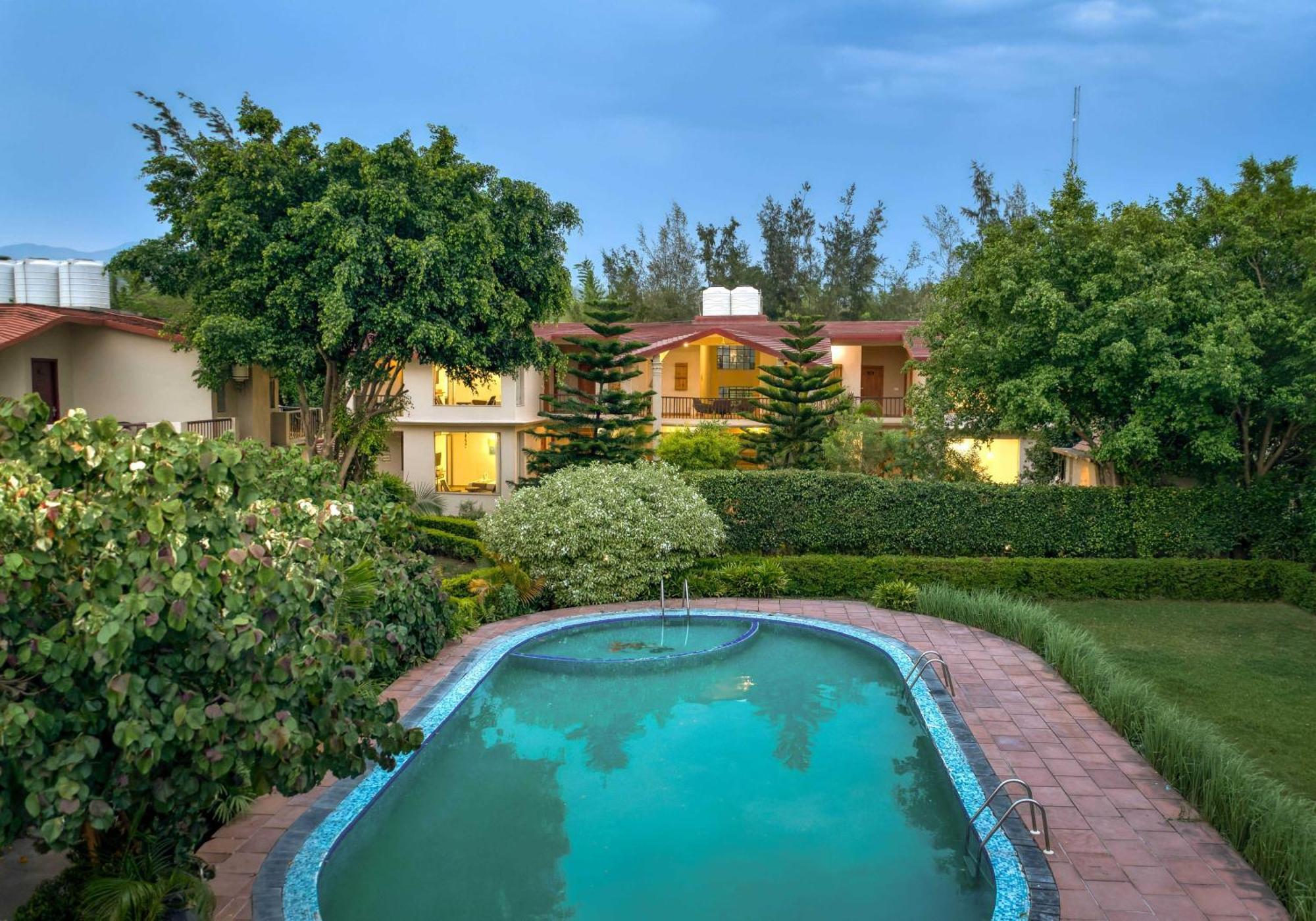 Sunday Alaya Corbett Villa รามนาการ์ ภายนอก รูปภาพ